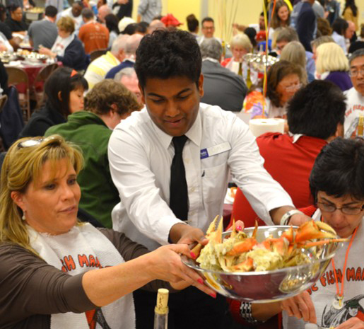 CrabFeed_Serving
